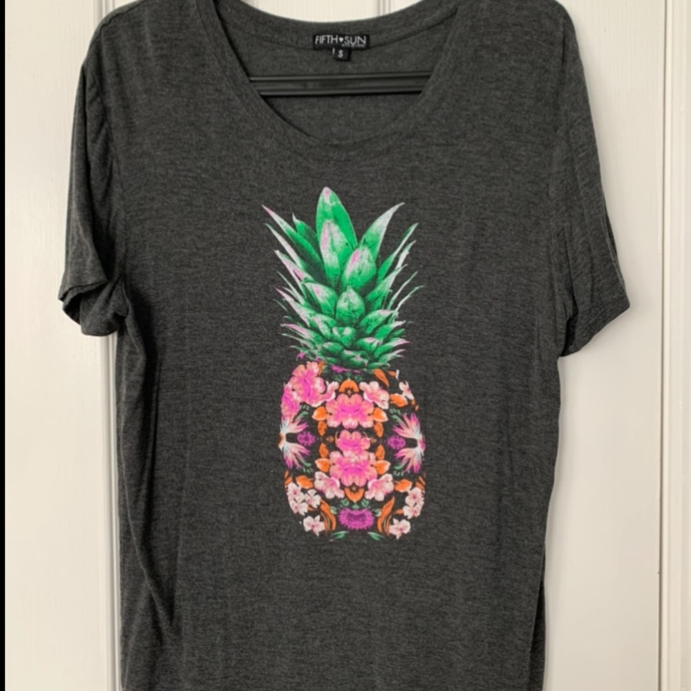 women’s pineapple tee